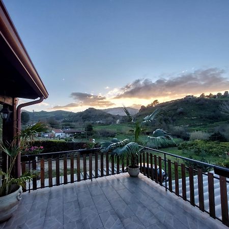 カラタフィーミ Oasi Del Sole - Segestaヴィラ エクステリア 写真