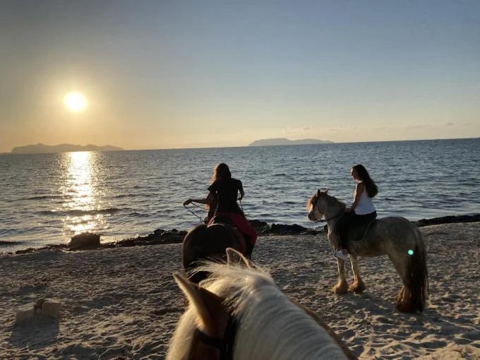 カラタフィーミ Oasi Del Sole - Segestaヴィラ エクステリア 写真